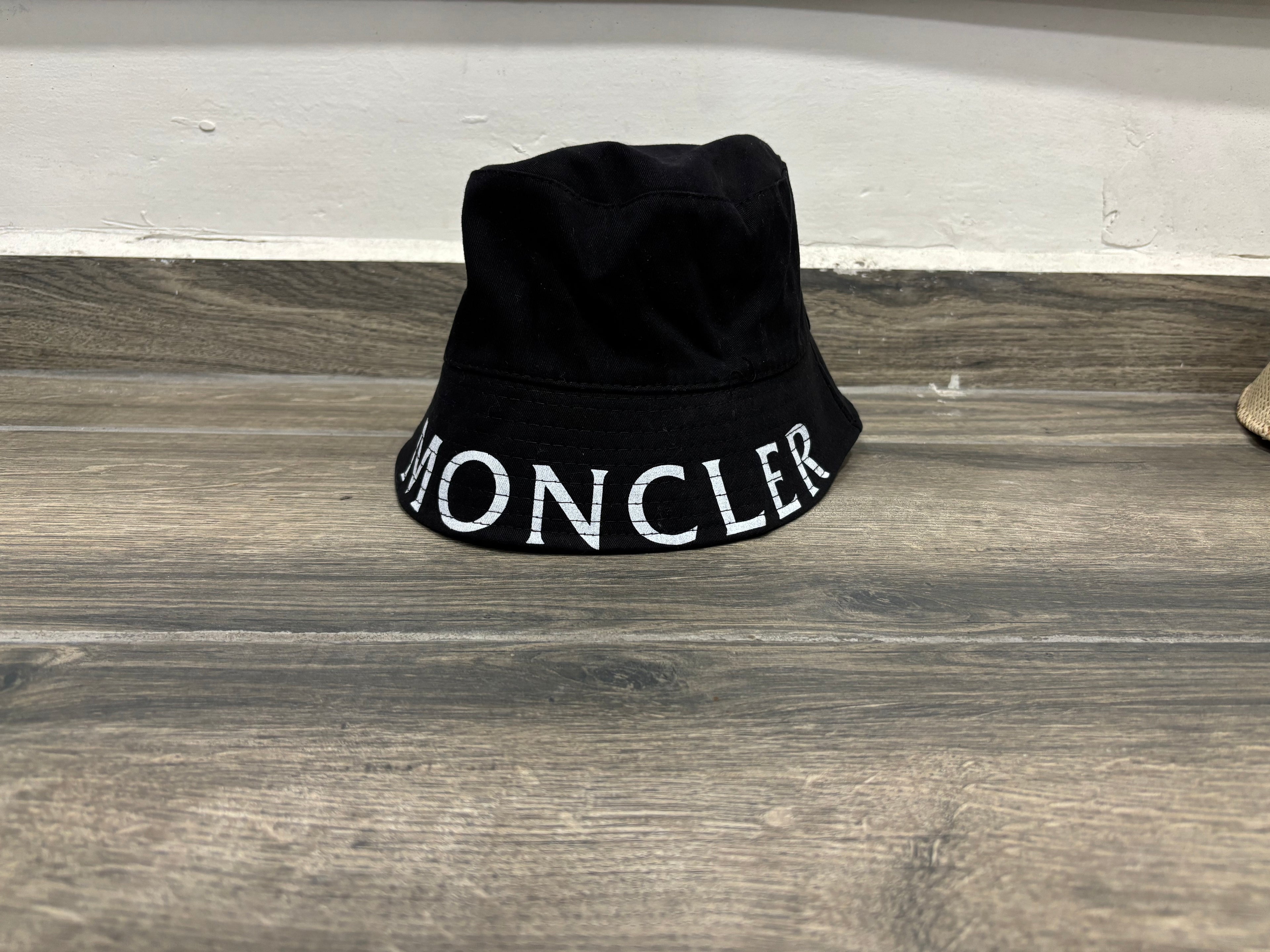 CAPPELLO MONCLER (SCRITTA)